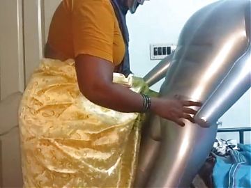 Lucky dolly plays with Indian bbw